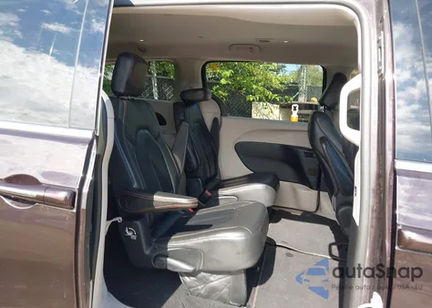 2017 Chrysler Pacifica Touring-L из США, поврежденный, VIN 2C4RC1BG9HR526708